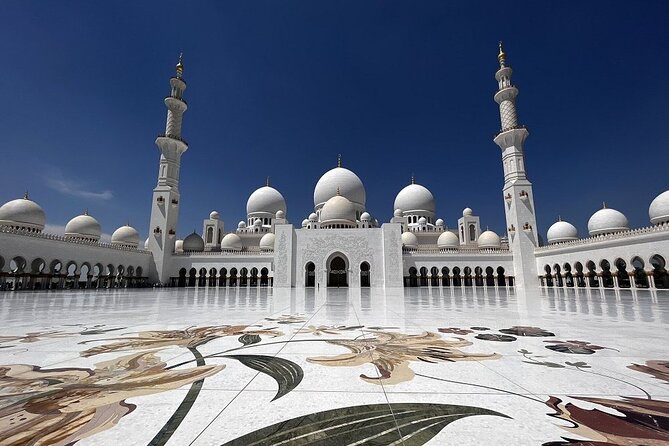 Abu Dhabi City Tour in 4x4 Private Vehicle - Dress Code for Visiting Mosques