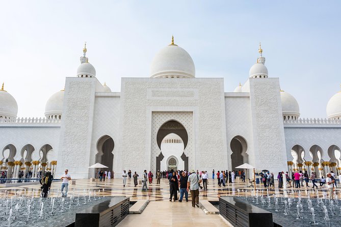 Abu Dhabi Sheikh Zayed Mosque Half-Day Tour From Dubai
